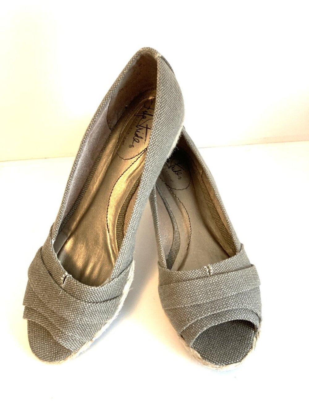 Life Stride Soft System Canvas Wedge Sandals/ Tan Textured, Size 6.5M